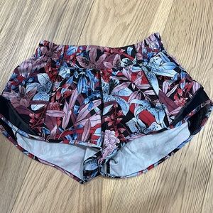 lululemon hotty hots